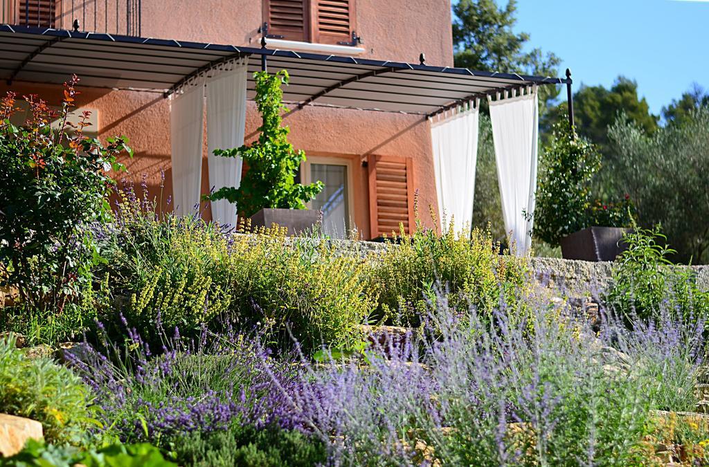 Lavandaline Entrecasteaux Exterior photo